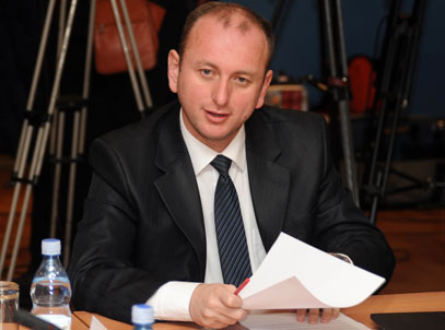 Knežević: Masovnim protestima rušimo režim