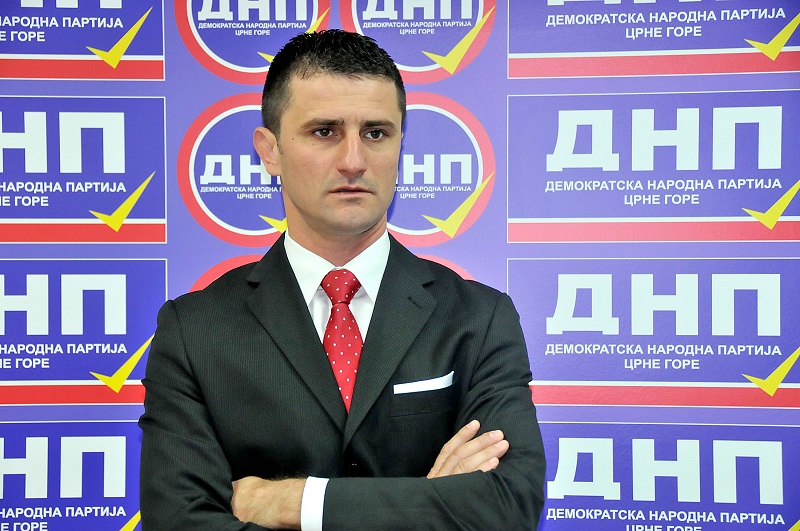 Intervju potparola DNP-a Miluna Zogovića za Sputnik International
