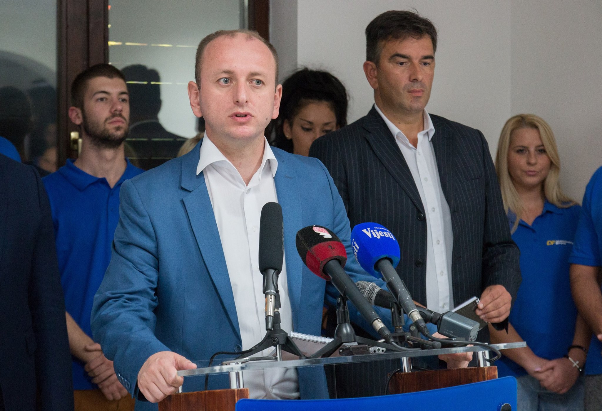 Press konferencija o napadu aktivista DPS-a na funkcionere DF-a