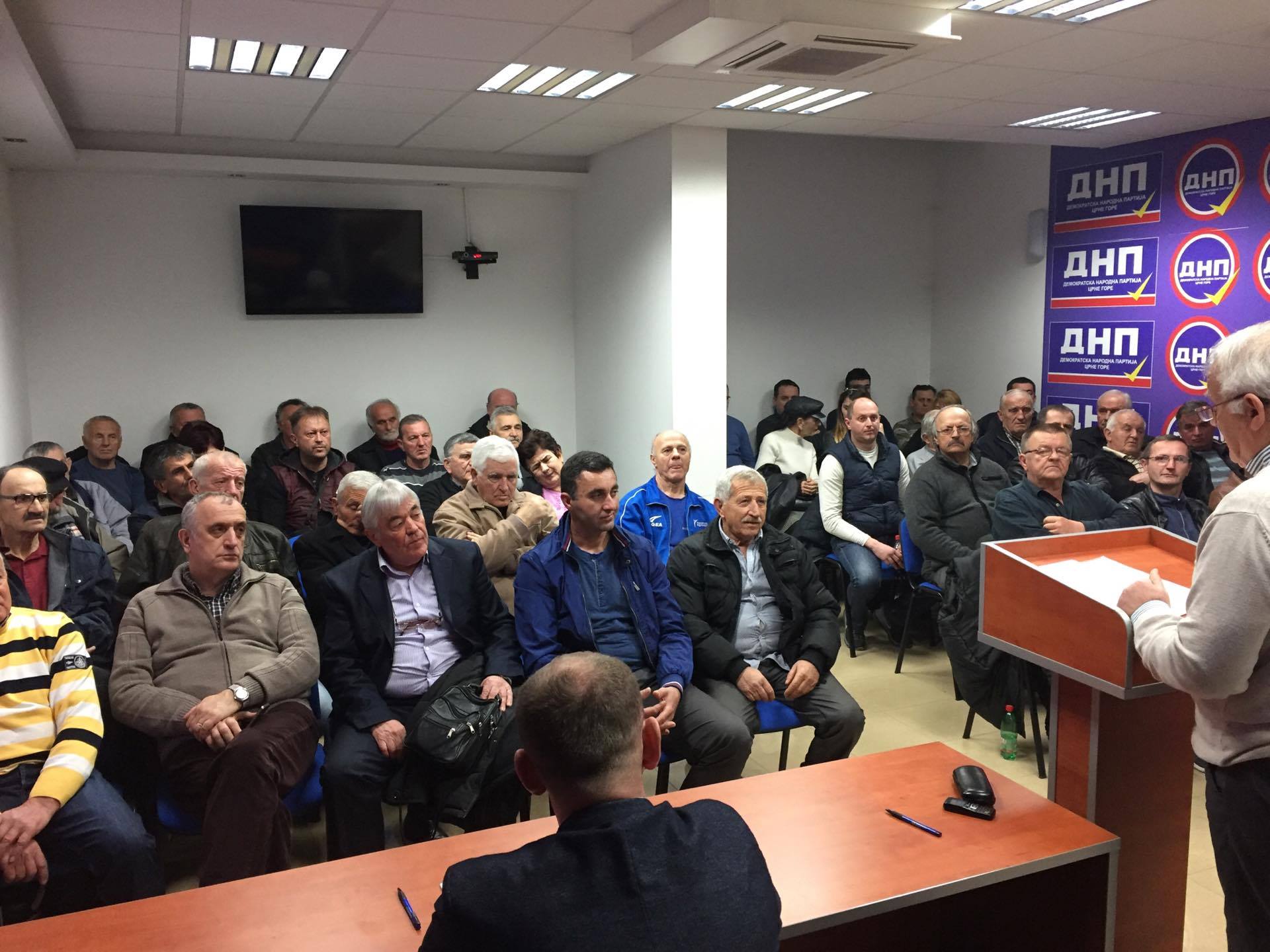 DNP Podgorica: Podrška narodnom referendumu i političkim zatvorenicima Čađenoviću i Bajčetiću