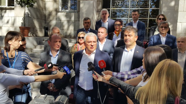 DF na godišnjicu izborne krađe: Režim se može pobijediti jedino hrabrošću