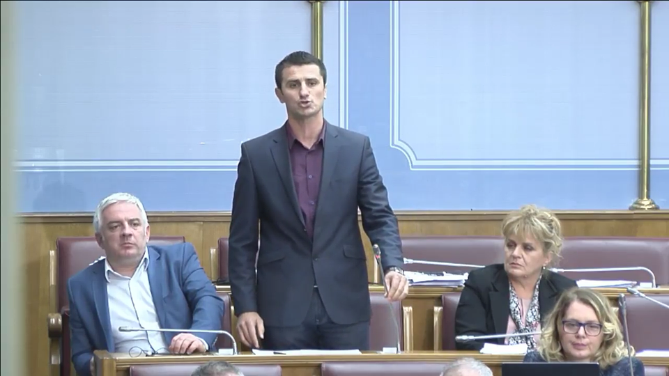 Zogović: Demonstracija unutarklanovske borbe u DPS-u i političko „zamrzavanje“ koje im slijedi