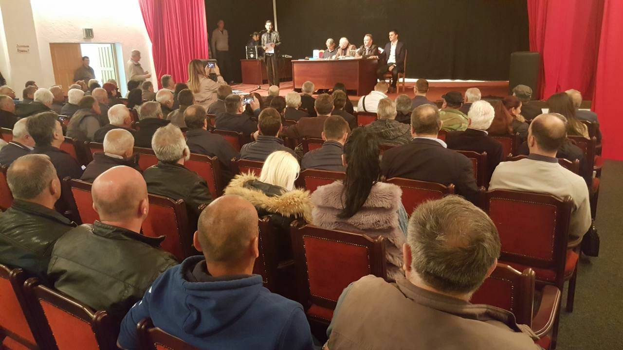 Održano književno veče Milana Kneževića u Murinu (FOTO, VIDEO)