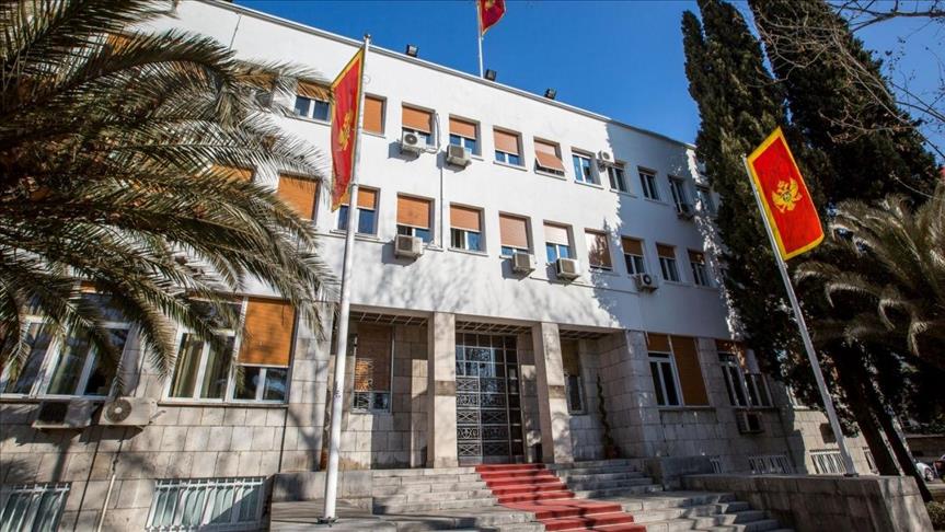 Са чела партије одлазе само када су приморани