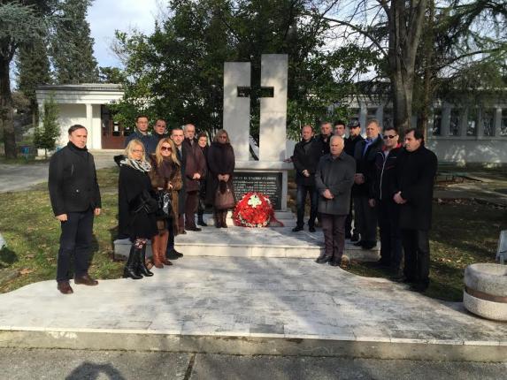 Predsjednik DNP-a Milan Knežević položio vijenac na spomen kompleks u kasarni “Milovan Šaranović”