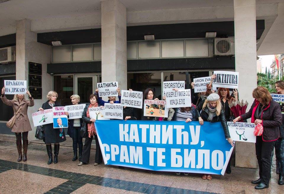 Žene Fronta: Katniću, sram te bilo (FOTO)